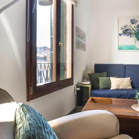 Ferienwohnung Mansardina - 1 Min From Accademia - Duplex Stylish And Cosy Venedig Exterior foto